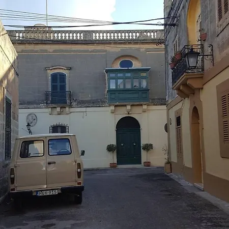 Traditional Maltese Townhouse Holiday home Zejtun