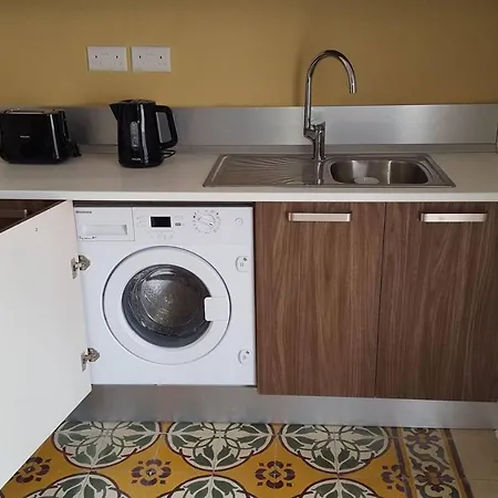 別荘 Fully Air-conditioned Traditional Maltese House