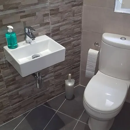 Fully Air-conditioned Traditional Maltese House 別荘