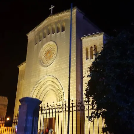 別荘 Fully Air-conditioned Traditional Maltese House *