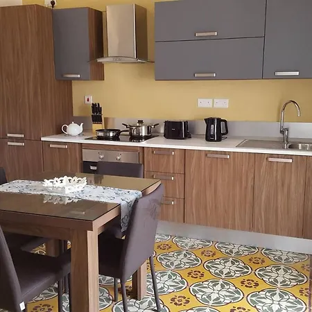 別荘 Fully Air-conditioned Traditional Maltese House *