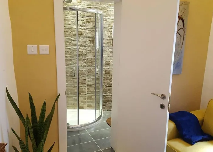 Fully Air-conditioned Traditional Maltese House Ferienhaus *