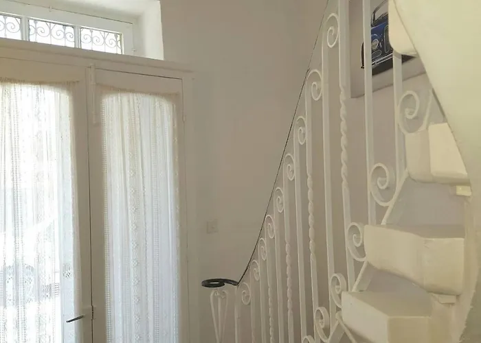 Fully Air-conditioned Traditional Maltese House Ferienhaus Żejtun