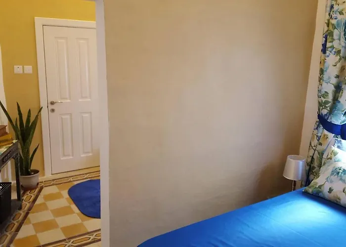 Fully Air-conditioned Traditional Maltese House Ferienhaus