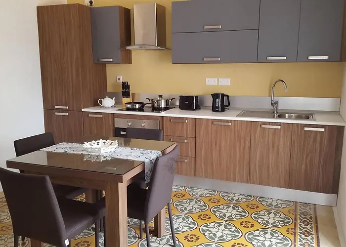 Ferienhaus Fully Air-conditioned Traditional Maltese House *